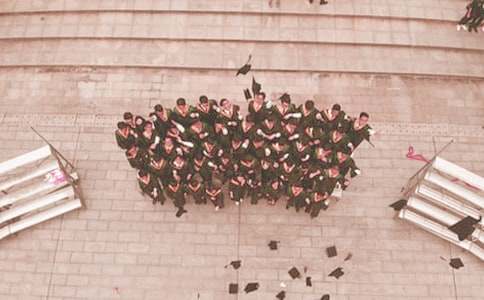 经济与管理系专业毕业生自荐信