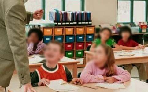 小学生抄别人作业检讨书