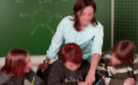 高中老师英文推荐信